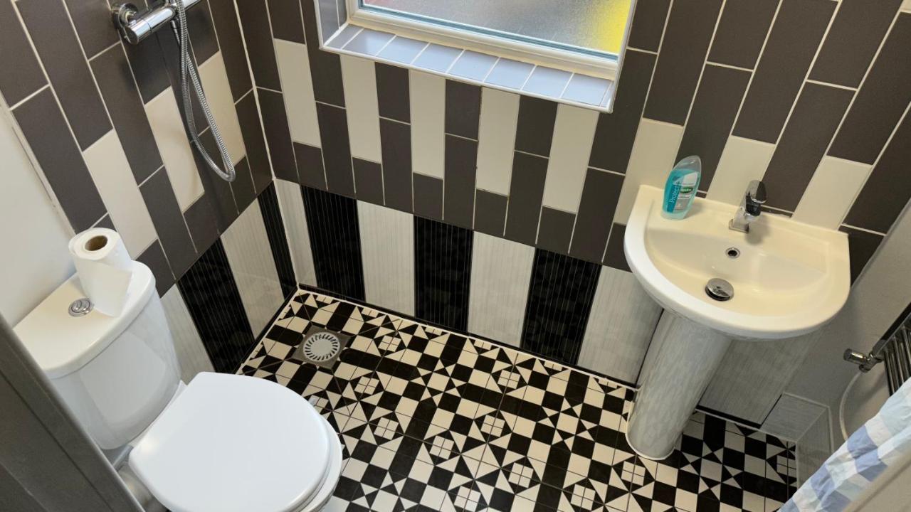 One Bedroom Apartment In Walsall Sleeps 4 Free Wifi By Villazu Bloxwich Экстерьер фото